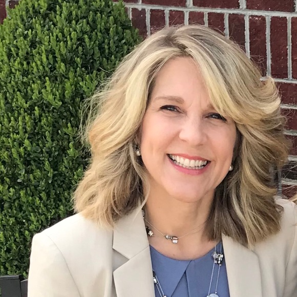 Meet your Posher, Sherry - Picture 1 of 2